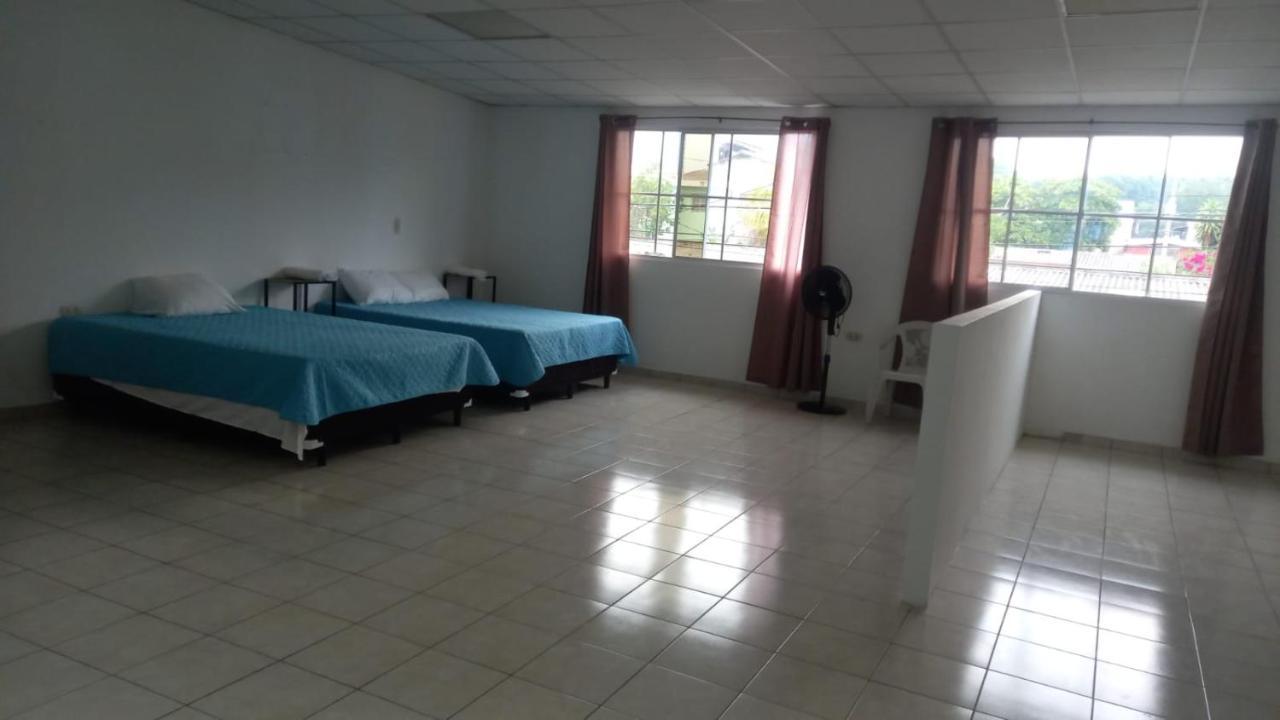 Hostal Los Heroes Antiguo Cuscatlán Esterno foto